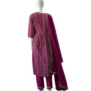 Naira Pattern Cotton Kurta Set